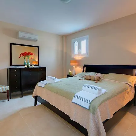 Anna Rebecca Pesádha