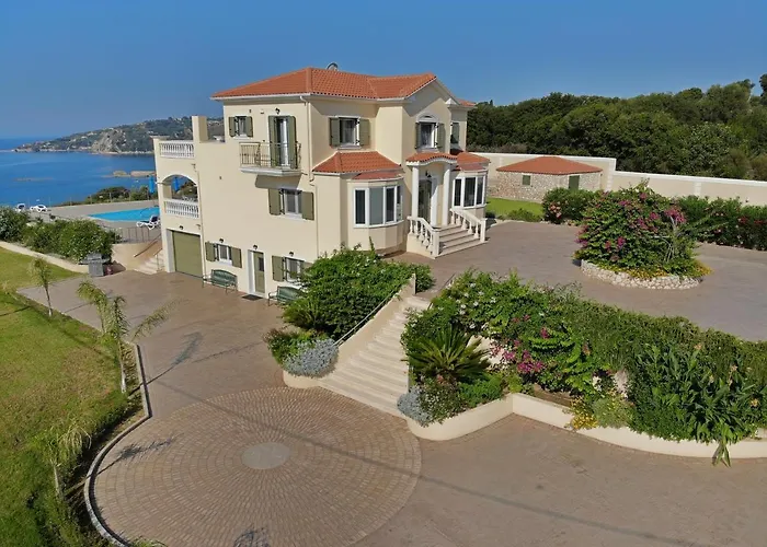 Anna Rebecca Villa *